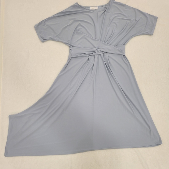 Elegant Asymmetrical Dress in Light Gray - Picture 2 of 8